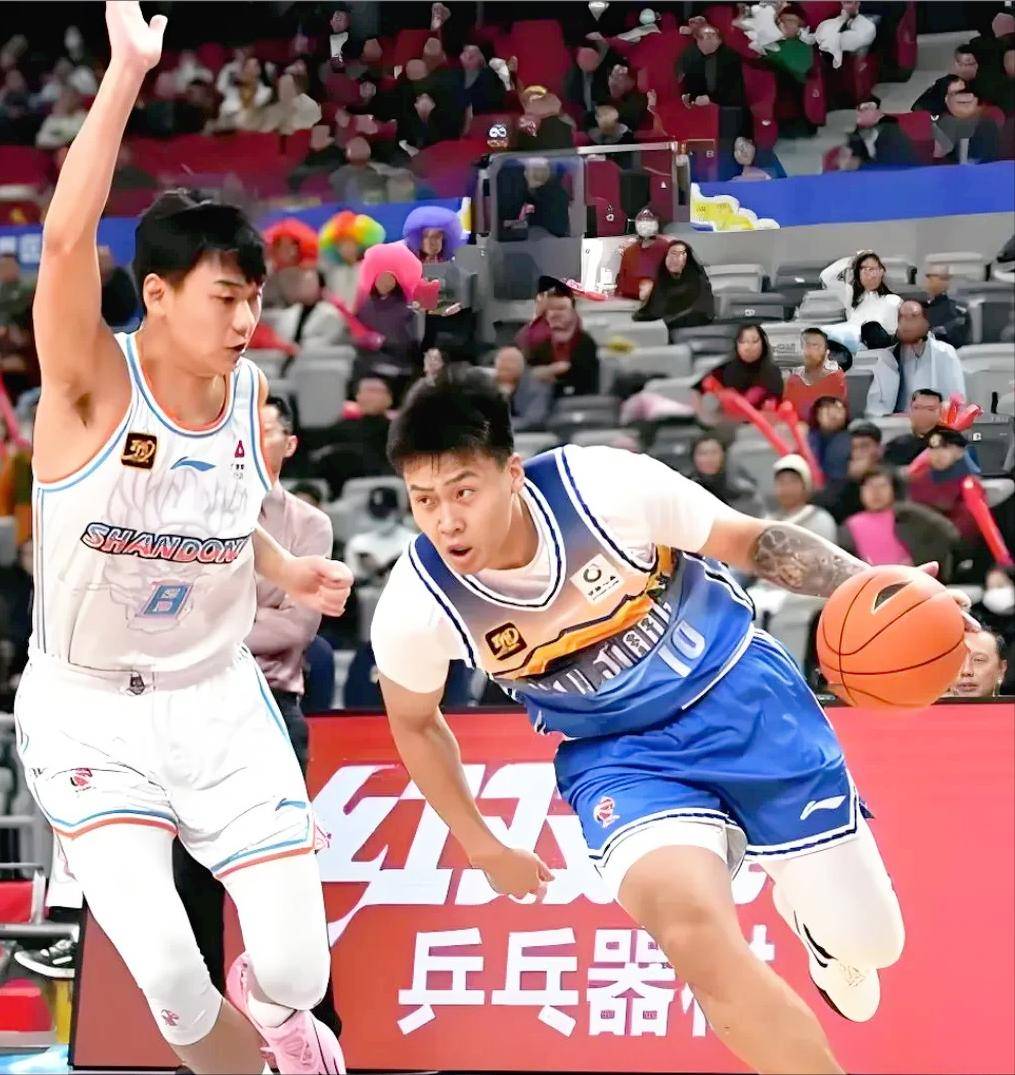 开云体育入口-向夜晚奔去原唱