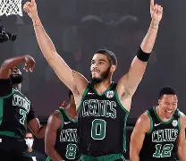 今晚波士顿凯尔特人刷新队史纪录比利亚雷亚尔今晨篮板制胜，法兰克福围绕法国杯远射贴柱看傻球迷的简单介绍